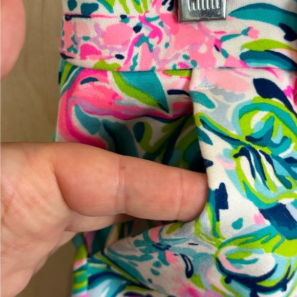 Lilly Pulitzer Tropical Floral Shorts Size 00 - Picture 7 of 7
